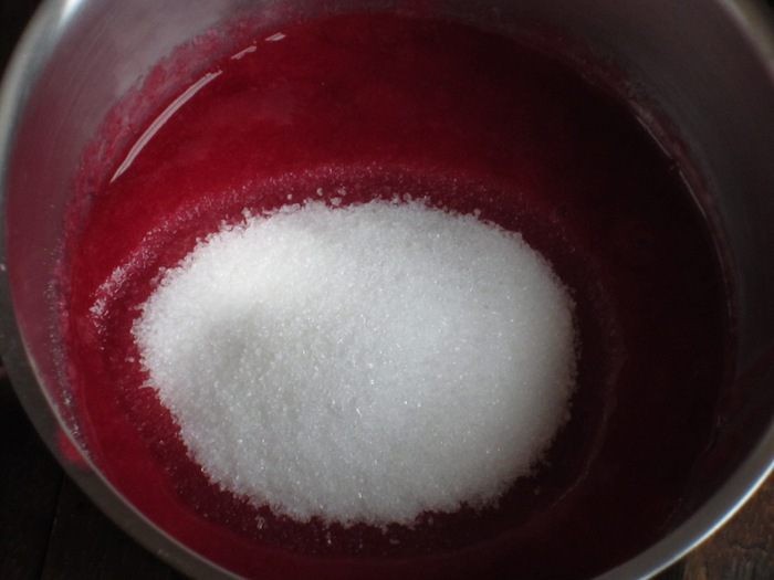 Кекс с малиновым сердечком