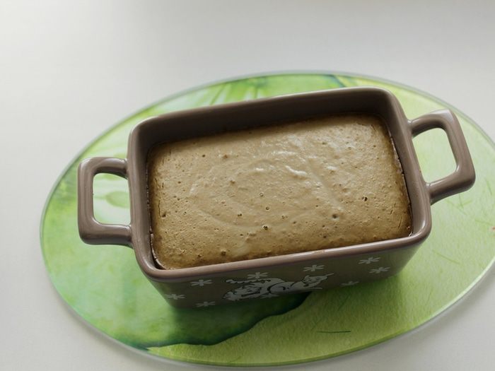 Пате из куриной печени с черной смородиной