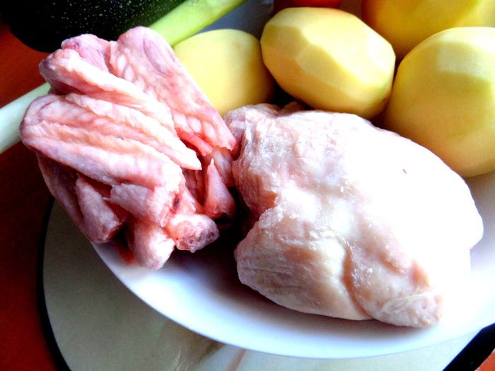 Суп на курочке с овощами и макаронами