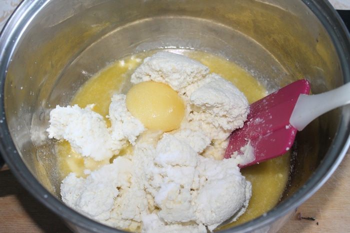 Домашний сыр с базиликом