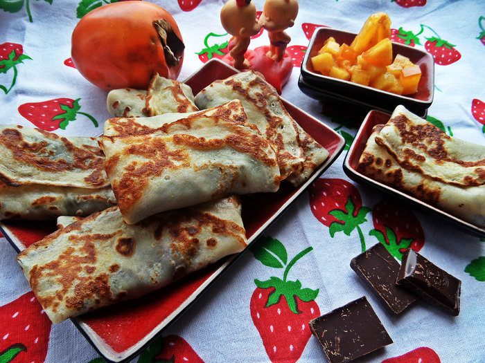 Блины с хурмой и шоколадом