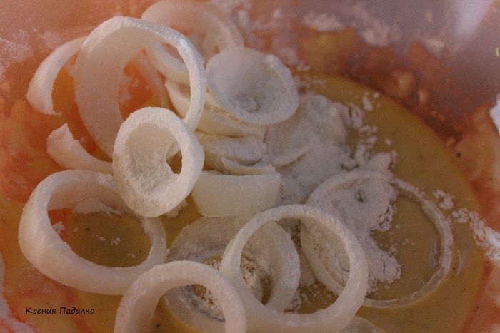 Судак и лук жареные в кляре