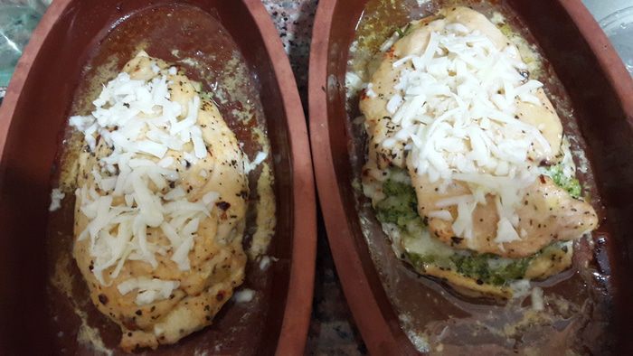 Курица запеченная с брокколи и сыром