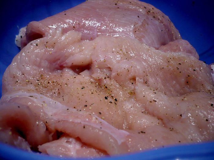 Рулетики из индейки с кефиром и манной кашей