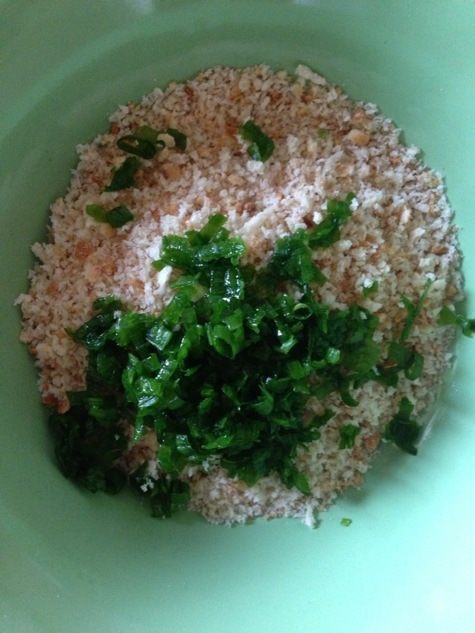 Закуска из поленты с козьим сыром и ароматными травами