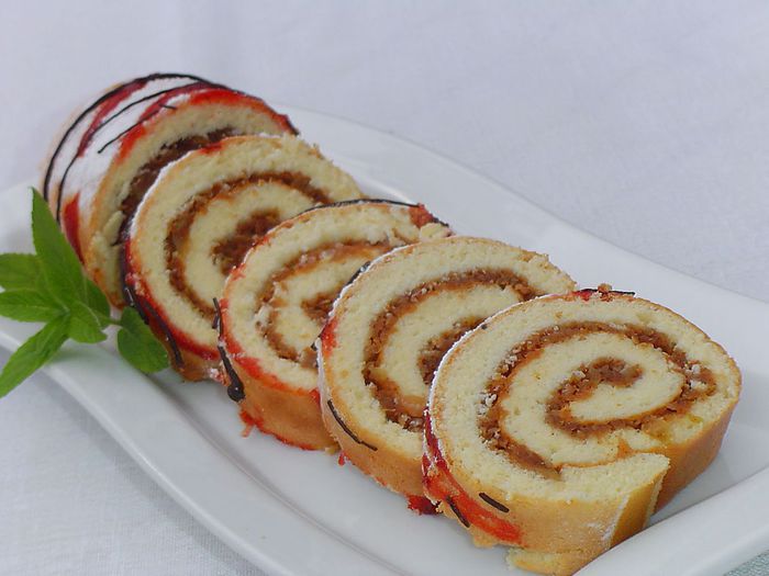 Яблочный рулет