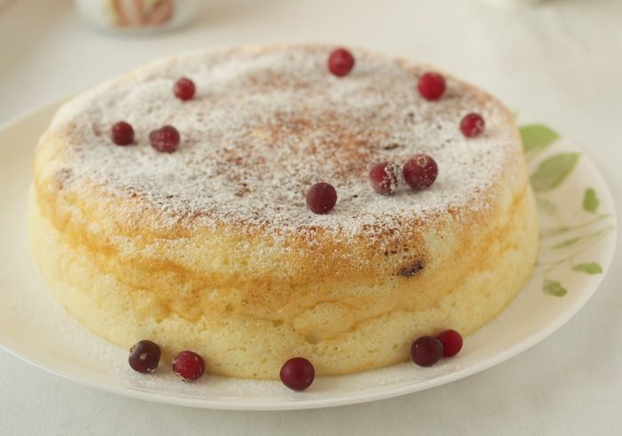 Творожный пирог с клюквой в мультиварке 