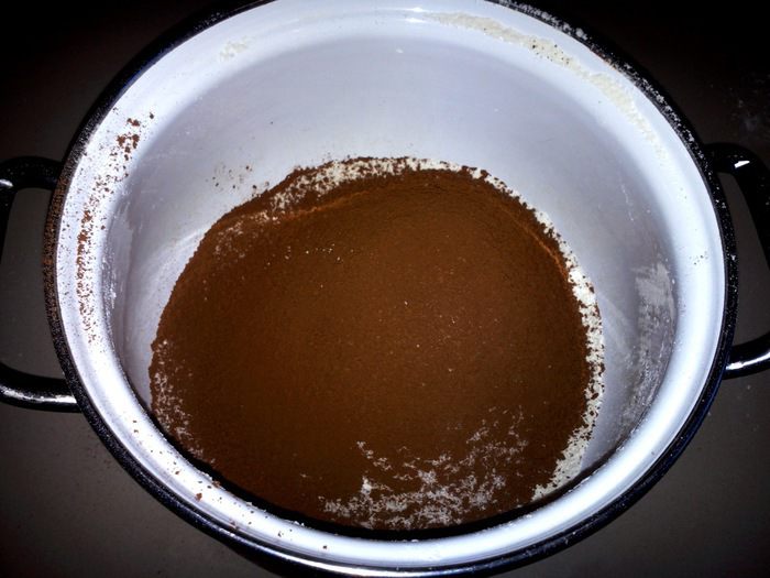 Шоколадный пирог с яблоками