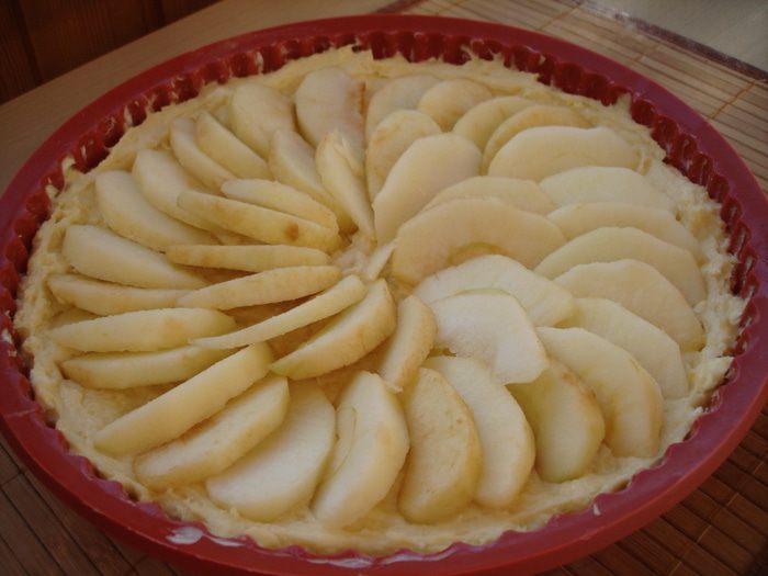 Яблочный пирог из творожного теста.