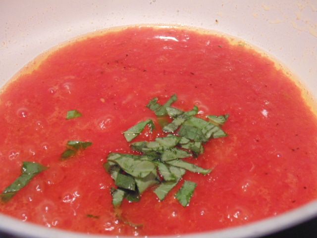 Блинчики с баклажановой начинкой в томатном соусе