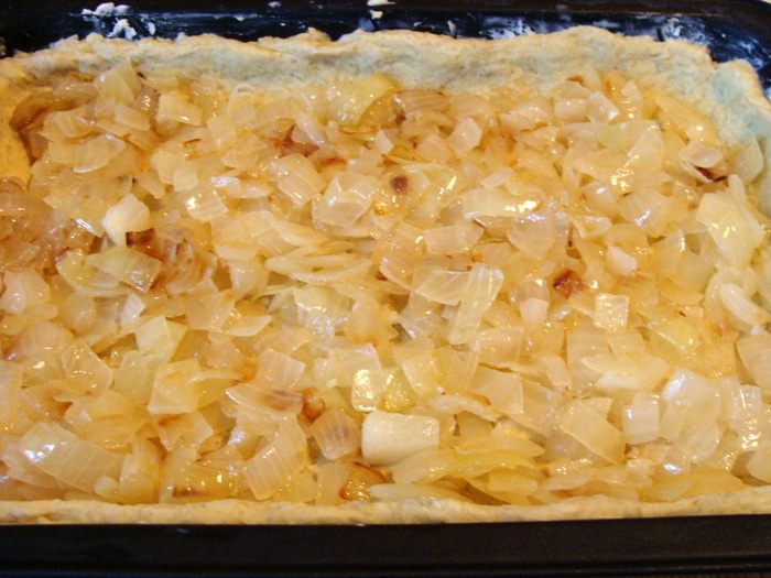 Рыбный пирог с моцареллой на картофельном тесте