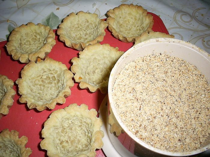 Песочные корзиночки с карамельно-миндальной начинкой