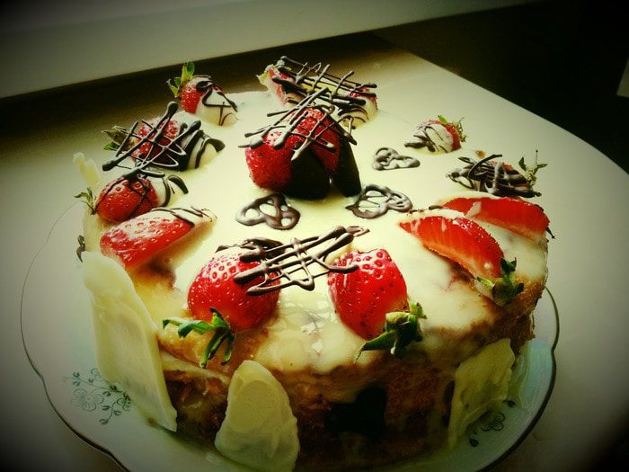 Клубничный торт с белым шоколадом                    