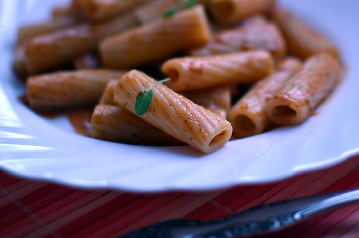 Тортильони с ароматическими травами (Tortiglioni agli aromi)