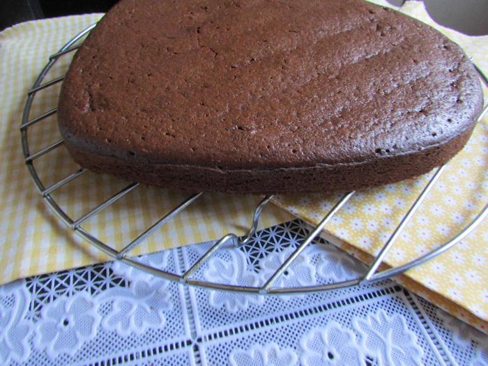 Черёмуховый пирог с шоколадной начинкой