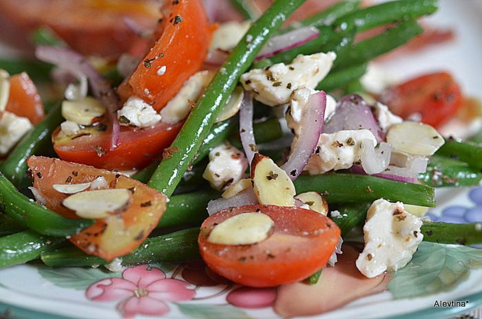 Салат с зеленой фасолью