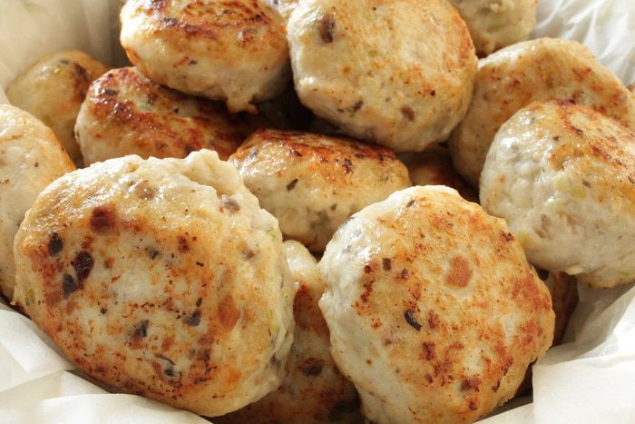 Куриные тефтели в пикантном грибном соусе