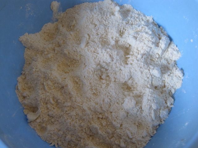 Пирог с яйцом, зеленым луком и рисом