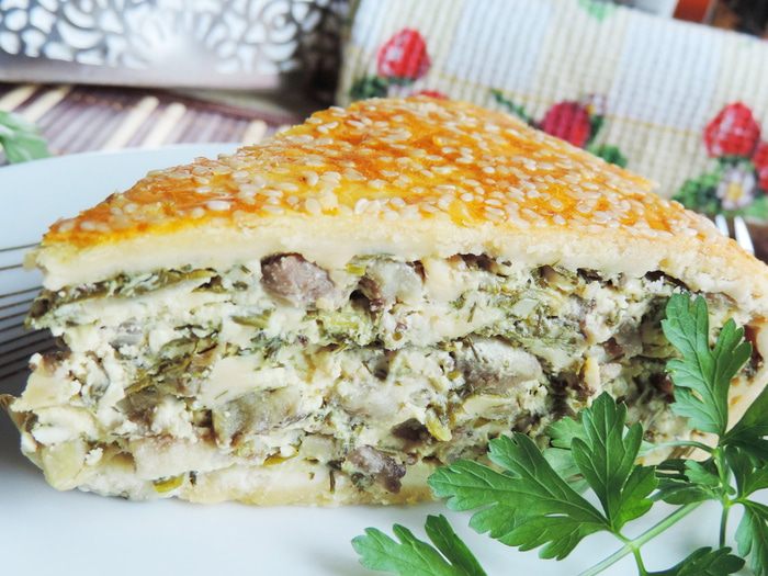 Закрытый творожно-сырный пирог с баклажанами и зеленью