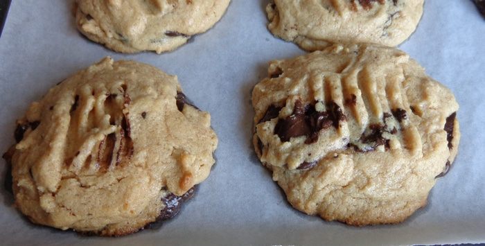 Шоколадное печенье на арахисовой пасте