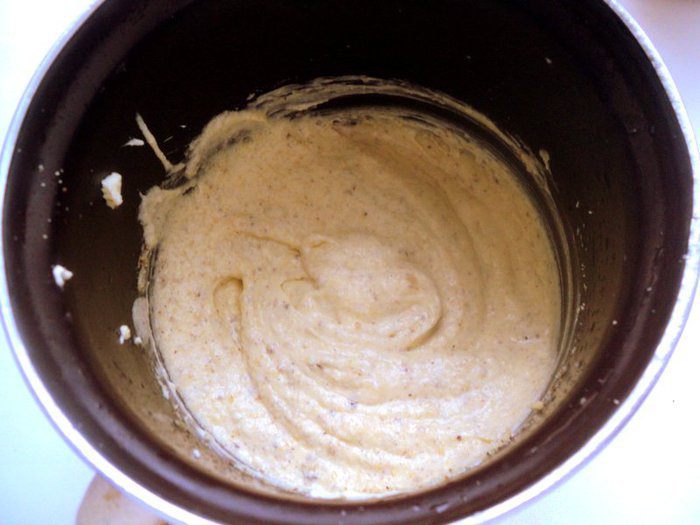 Ореховый торт с карамелизированными яблоками