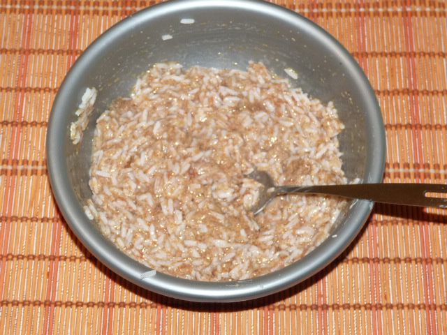 Двухслойный икорный пирог с рисом