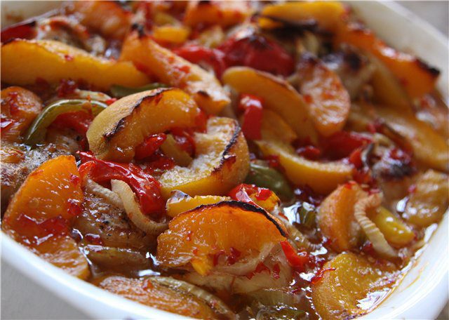 Курица с персиками 