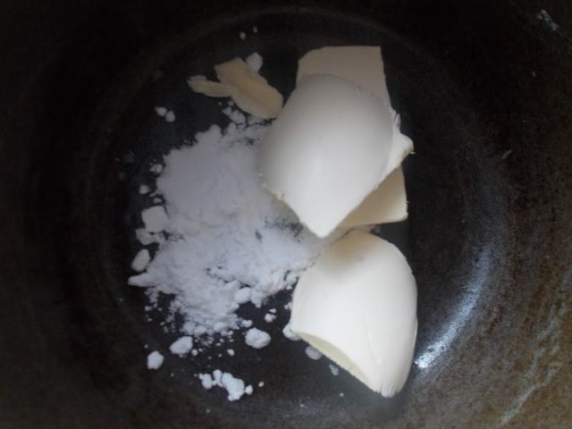 Утиная грудка с винно-карамельным луком