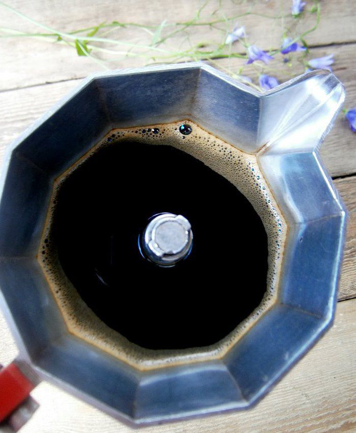 Кофе с белково-клубничным кремом