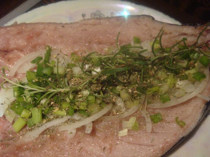 Запеченная скумбрия с травами