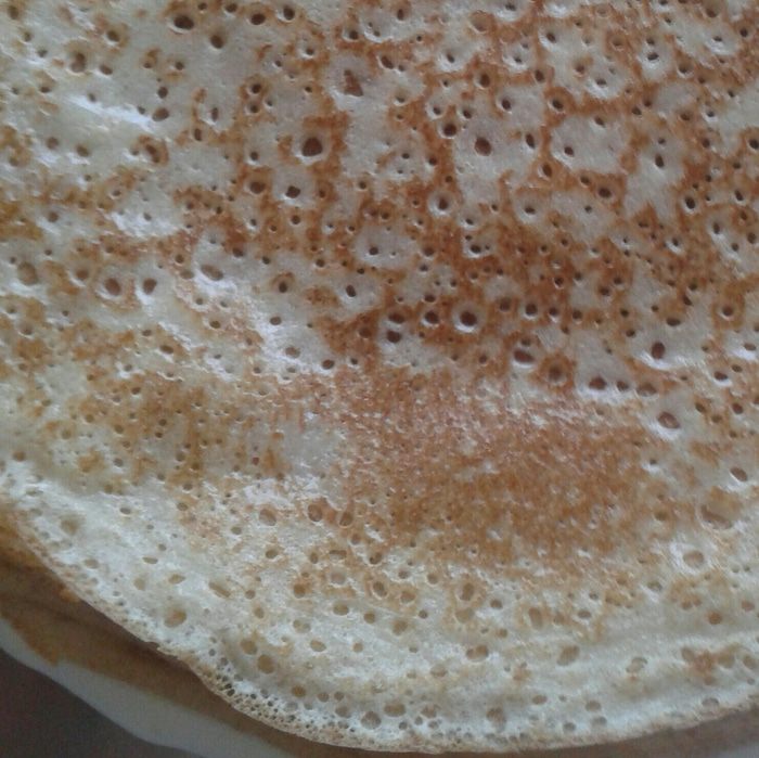 Блинчики с рикоттой и клубникой