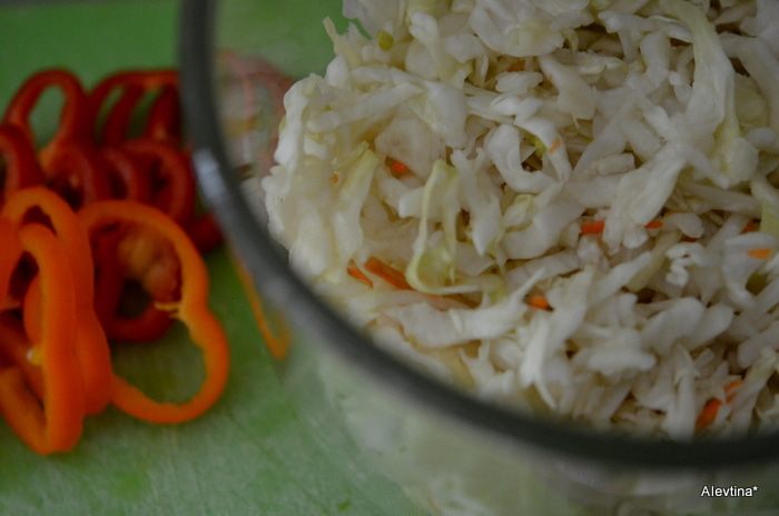 Слоппи капустный салат с соусом