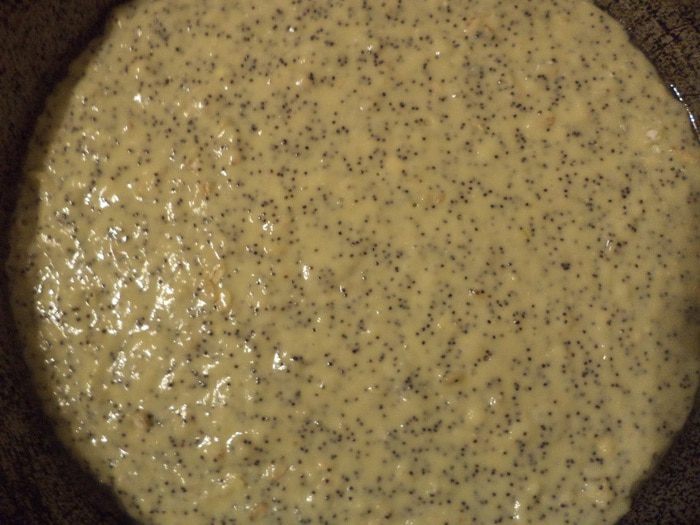 Ревеневый пирог с ванильной крошкой и маком