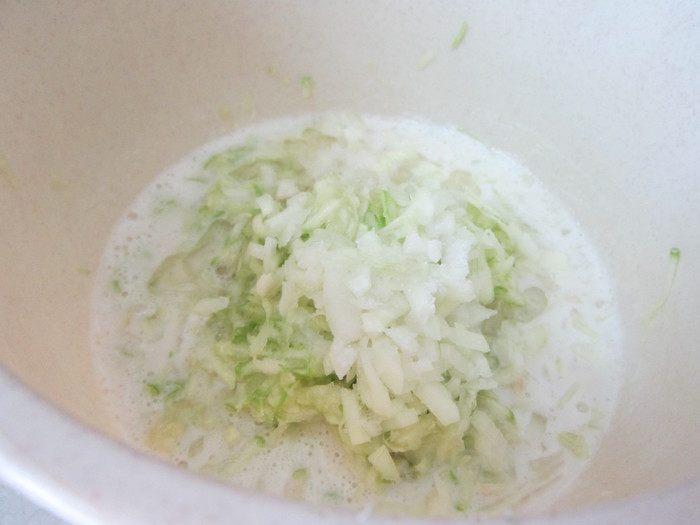 Хлеб из кабачка с сыром и зеленью