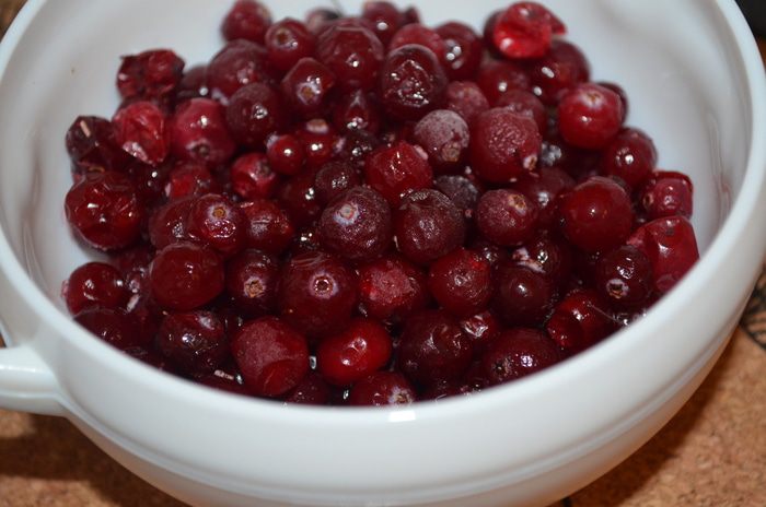 Бесподобный рулет из индейки под брусничным соусом 