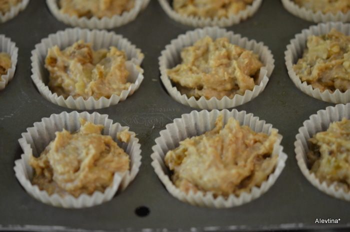 Банановые кексы с орехами