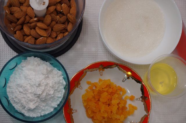 Миндальное печенье с курагой