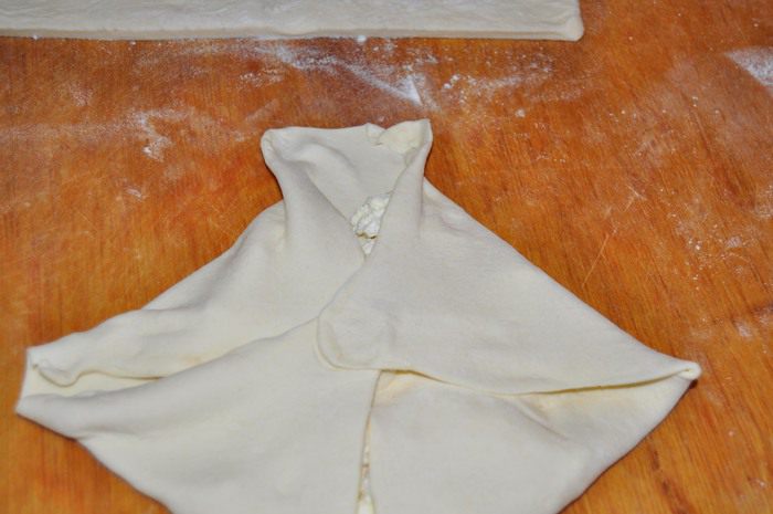 Плацинты из слоеного теста