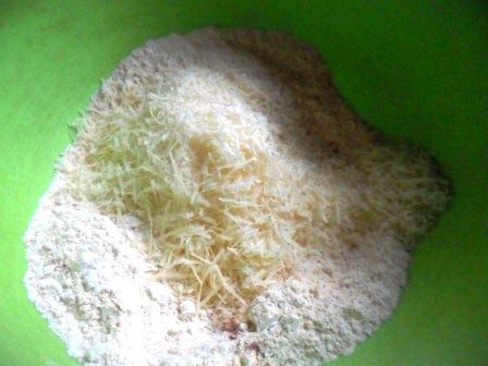 Кукурузный кекс с сыром и паприкой