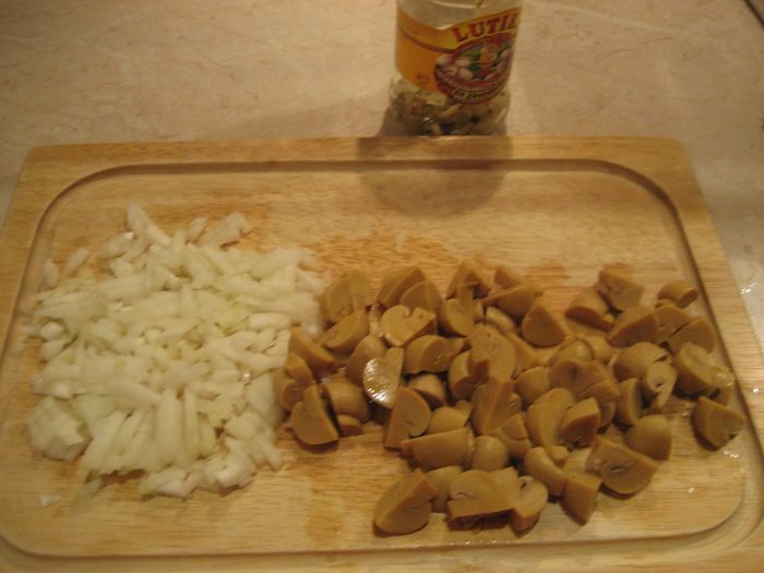 Курица с шампиньонами в сливках