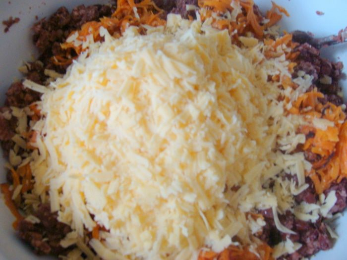 Фаршированные перцы с мясом, фасолью и сыром