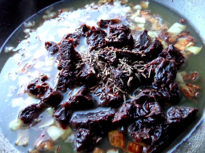 Сливочный соус с черносливом