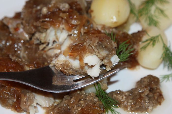 Рыба под баклажановой шубкой 