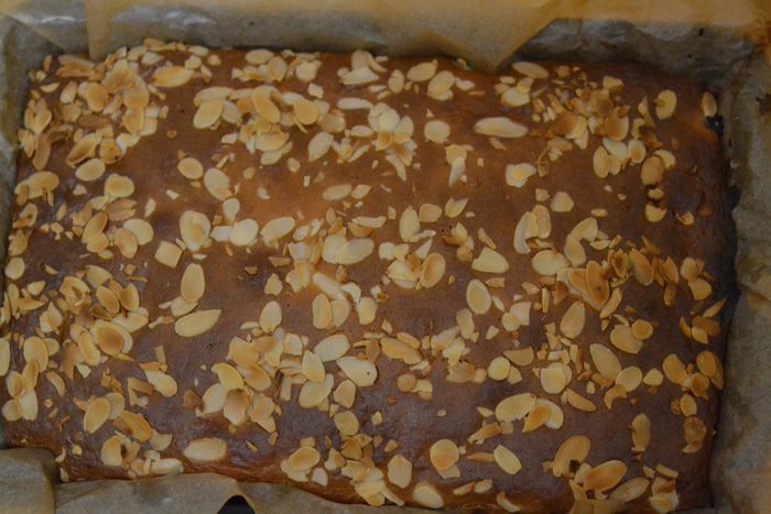 Заливной пирог с вишней