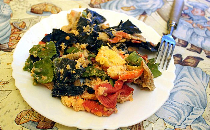 Фарфалле с кремом из креветок и бренди