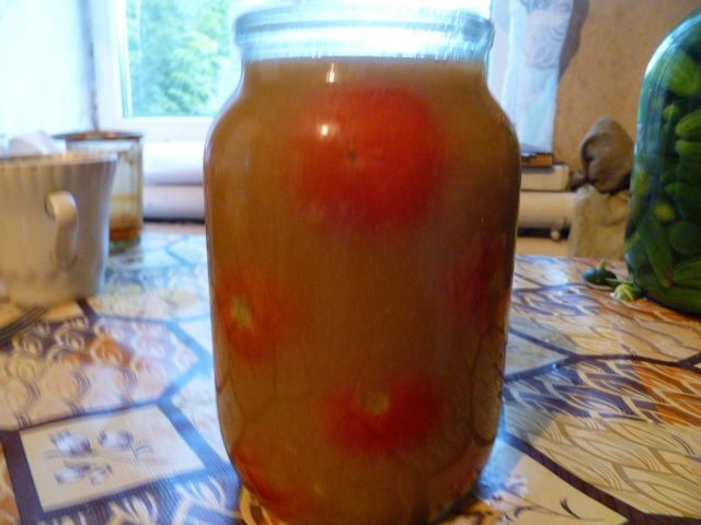 Помидоры в яблочном соке