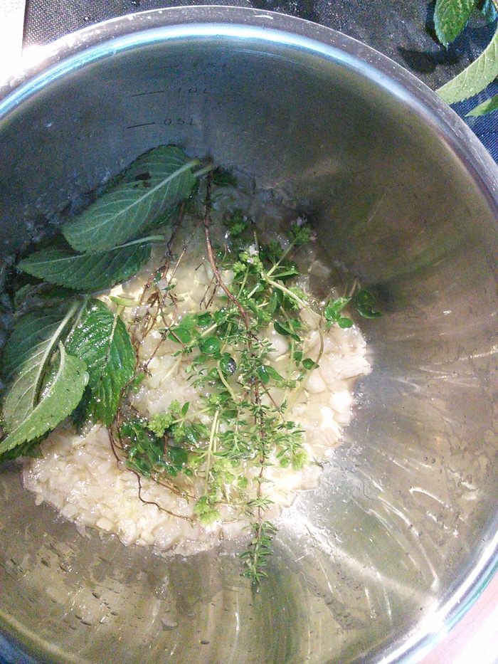 Крем-суп из свежего зеленого горошка