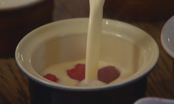 Крем-брюле с малиной