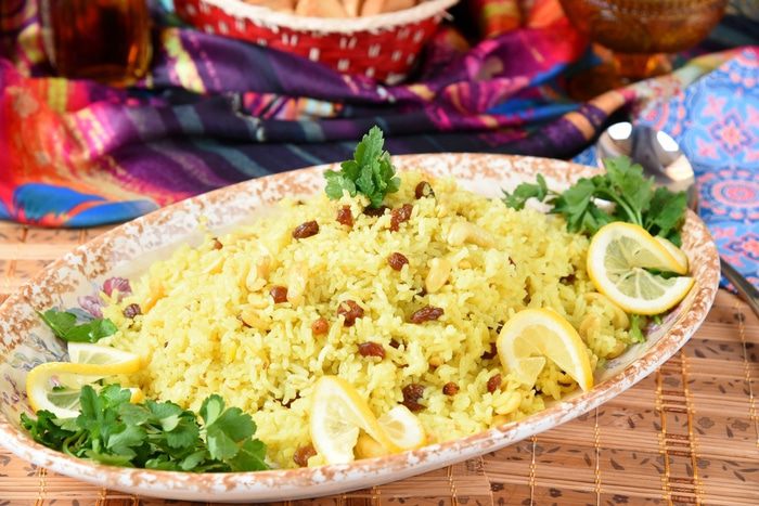 Восточный рис с кокосовым молоком, изюмом и кешью