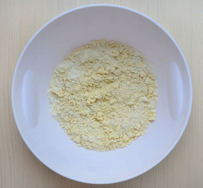 Галета с безе и ягодами